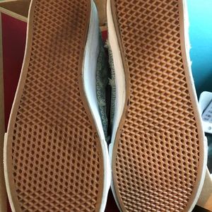 Multi colored VANS High top cloth size 8 1/2